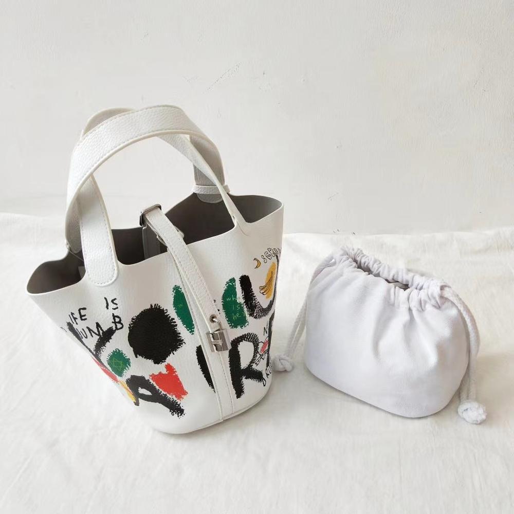Girl heart cartoon bucket bag